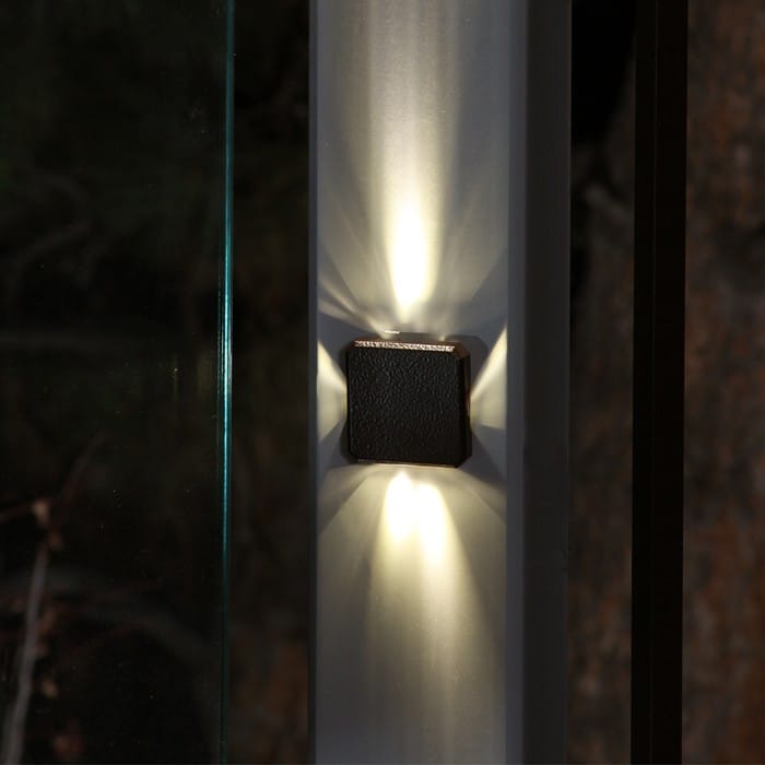 Elite Bidirectional Post Light
