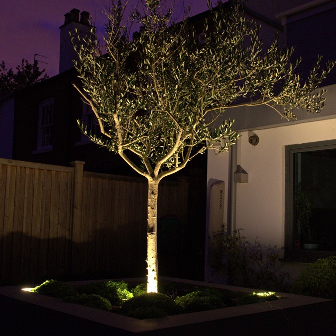 Outdoor Puck Light - LED Uplight for Trees, Landscape | DEKOR®