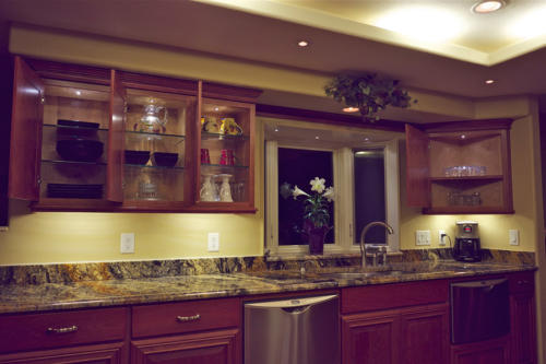 A complete kitchen cabinet lighting solution: LED Under Cabinet Lights + LED Recessed Down Lights 